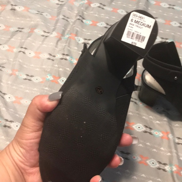 Shoes - Picture 2 of 3